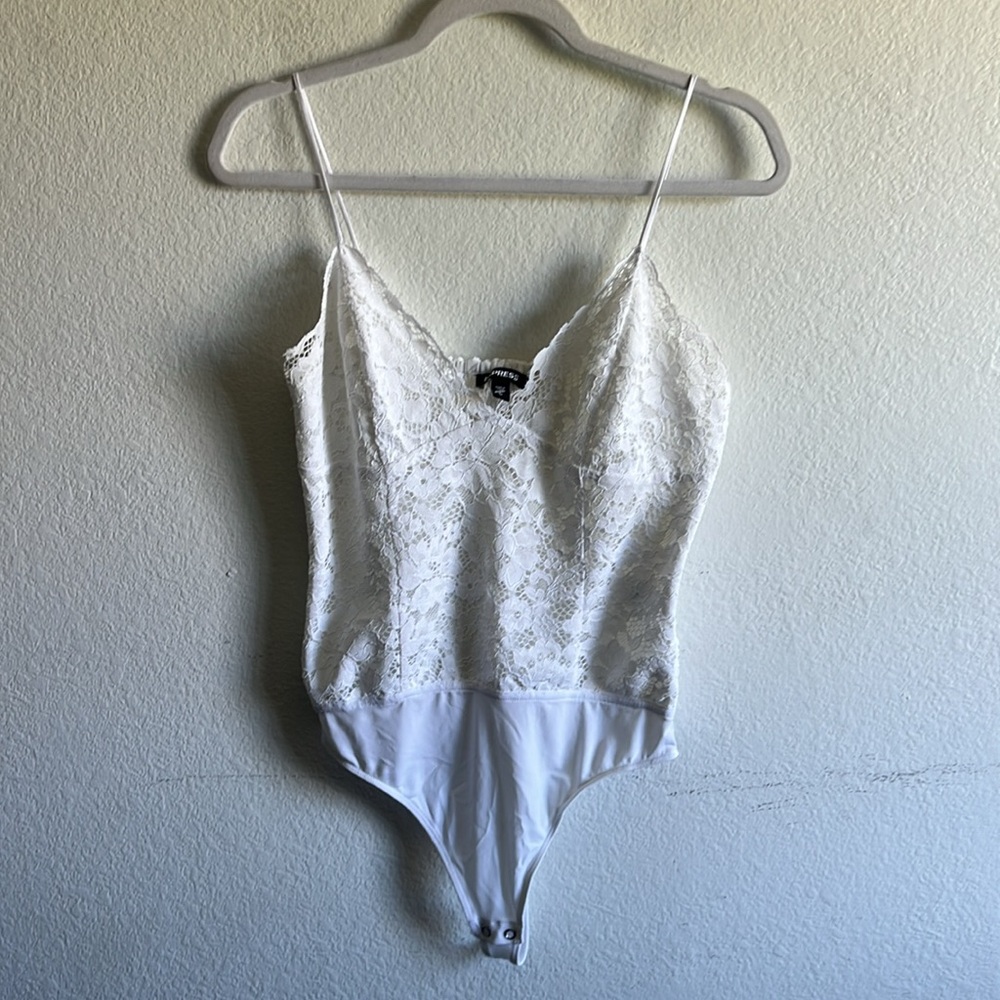 Express Allover Lace Thong White Bodysuit Medium NWOT Beautiful!! - Picture 6 of 10